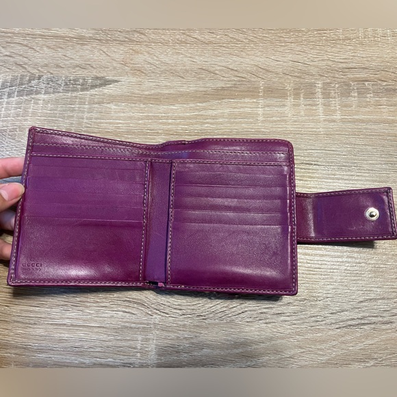 GUCCI Abbey GG Chishima Bifold Purple Leather Wallet - Picture 3 of 13